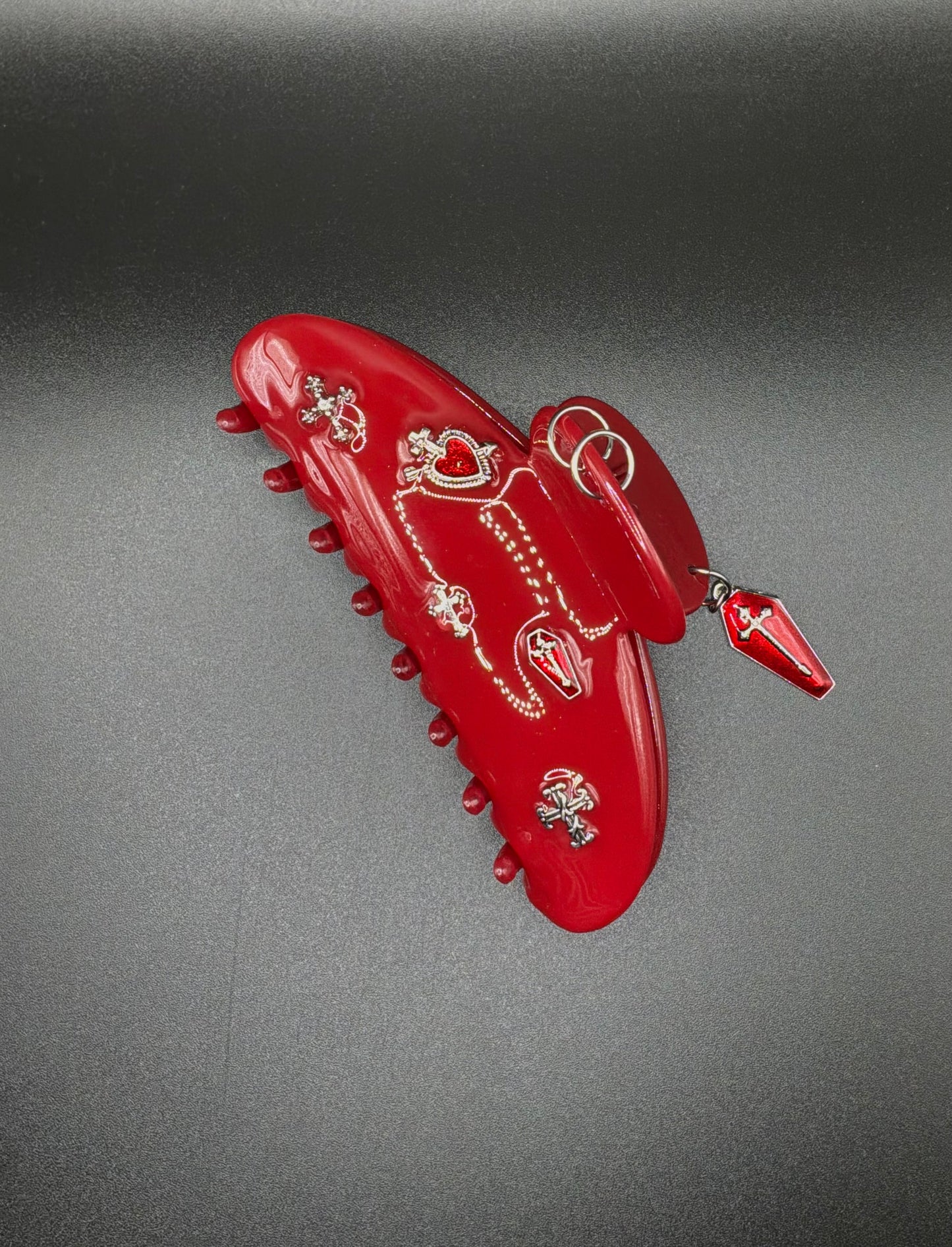 Red coffin Claw clip