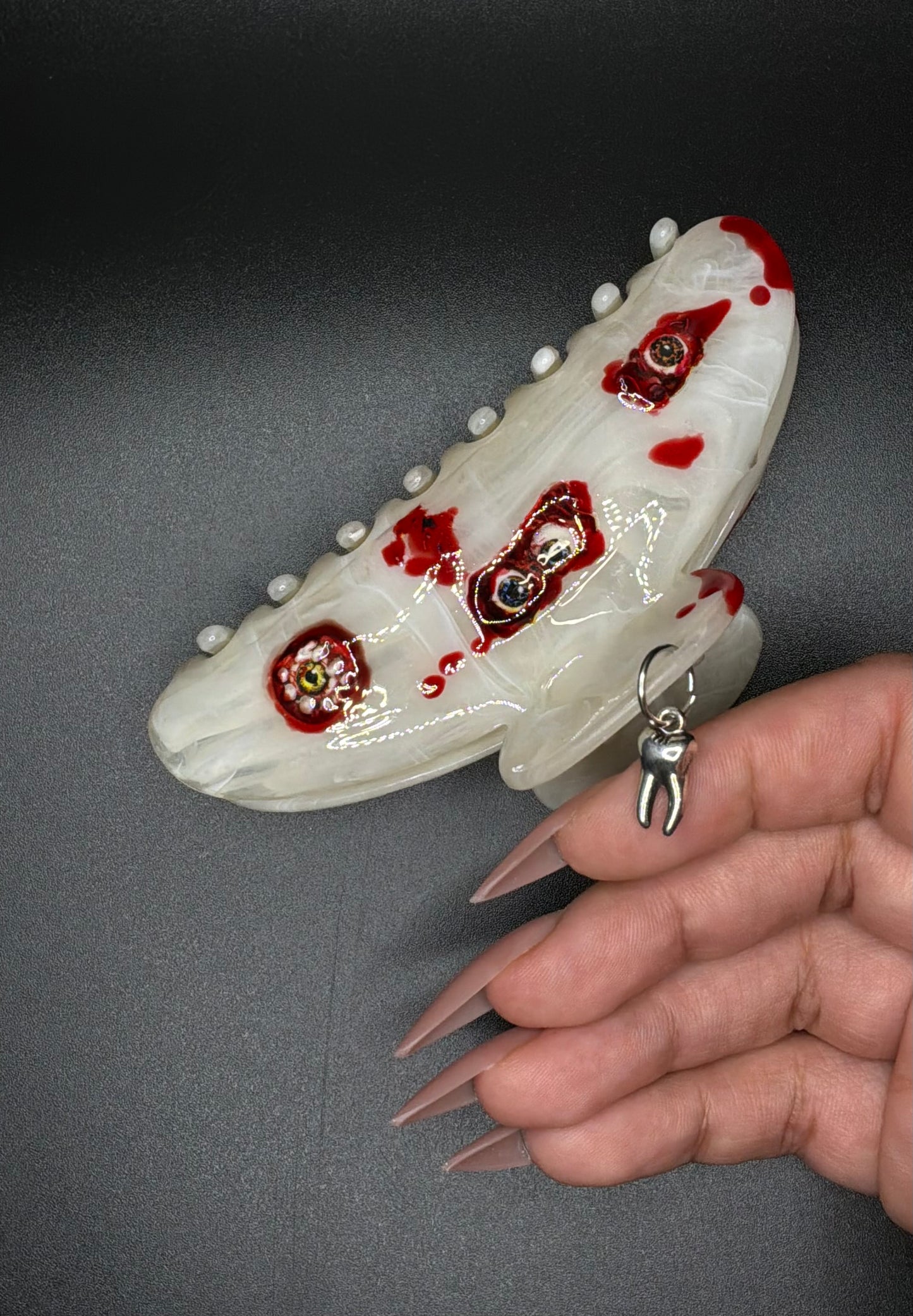 Bloody eyeballs Claw clip