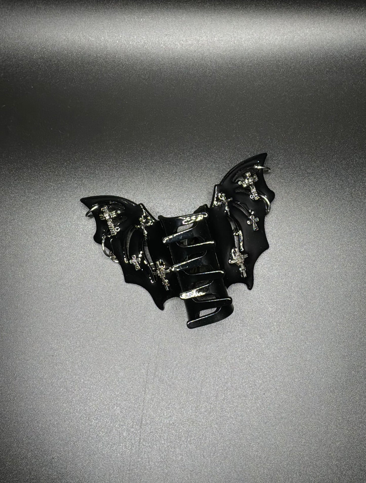 Bat Claw clip Crosses/back chain