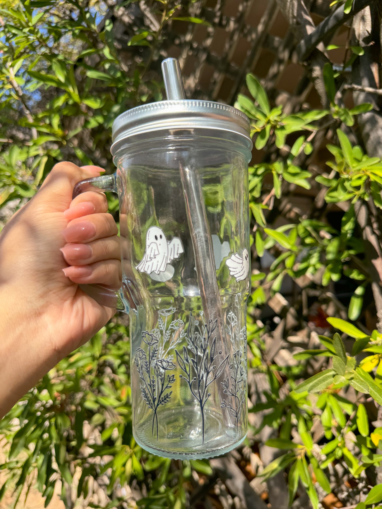 Ghost in flowers Glass Can